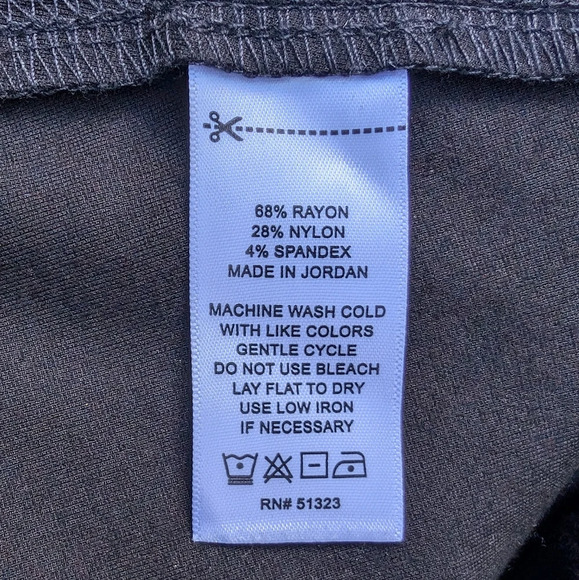 NWOT Vince Camuto Seamed Back Pont Leggings black size small - Picture 4 of 4